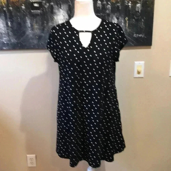 Lark +Grey Polka Dot Short Sleeves Soft Flowing Fabric A-Line Dress w/Pockets-S - Picture 1 of 5